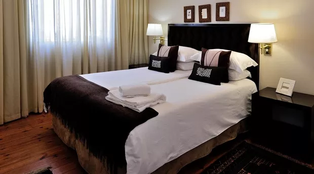 Barry Hall Lgh 1 Sea Point